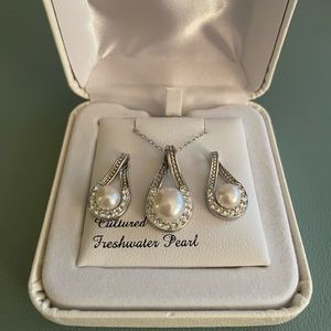 Earring and Necklace Cultured Freshwater Pearl Set